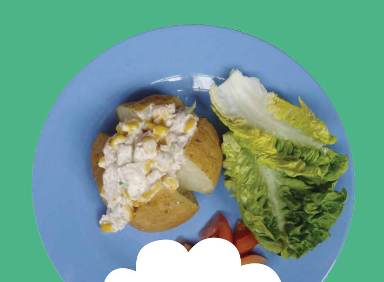 Tatws drwy’u crwyn gyda thiwna, india-corn a chaws meddal Image